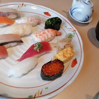 鮨処 銀座福助 サンシャイン60店 - 2000円台のランチ。味はうまい。