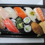 Chiyoda Sushi - 握り盛り