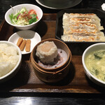 紅虎餃子房 - お得定食