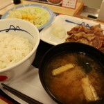 松屋 - カルビ焼肉定食（660円）