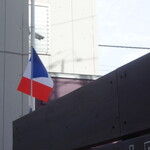 レ ファーブル ボンジュール - フランス国旗