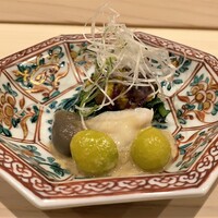 はらまさ - 北寄貝このわた掛け 極上の珍味のこのわた、口に拡がる磯の香りを楽しみつつ、北寄貝の甘味に塩気と旨味を重ねてきます♪