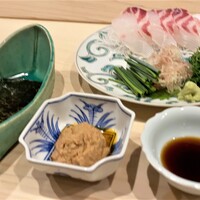 はらまさ -  明石の鯛 あん肝で海苔巻きに　鯛の白身で淡白な味に、濃厚なトロッとしたあん肝の脂と旨味、薬味と海苔の風味も良く、堪らないです♪