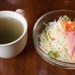 Kafenei Buru - スープとサラダ