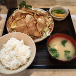 Tonkatsu Yoshie - しょうが焼定食（1250円）