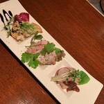 鉄板焼 一鐡 グランデール -  前菜３種（ロースハム、カナッペ？など） とても丁寧に作られていました。ロースハムが美味しかったです。