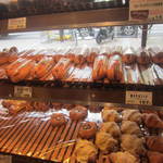 イスズベーカリー - いろいろあって迷っちゃう。