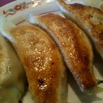 ラーメン桐生 - 裏側のもち肌は見せませんよ。