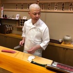 鮨 あらい - 臼井くんを見守る