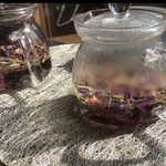 Aromatherapy & Cafe Bube - Surprise Tea.