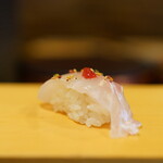 こい勢 - 鯛の昆布〆梅肉添え