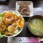 居喰処 光 - 2020/10/20
      本日の日替り 海老チリ丼 500円