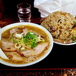 こく一番 ラーメン みどりや - 味噌ラーメン　頼んでないす