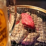 焼肉酒房 らざん - 厚切り霜降り牛タン ¥1980