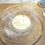 La Brianza - パンナコッタオレンジとラム酒のソースローズマリーの香り、オレンジの風味とローズマリーの香りがいいですね～♡  とろりと仕上がっているパンナコッタがソースと溶け合う香り高いドルチェ。ハイセンスだわ～