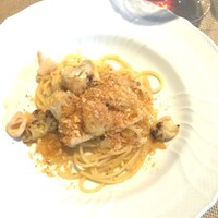 La Brianza - カリフラワーとタコのスパゲッティクミンの香り、かかっているパン粉のようなトッピングが風味や食感いろいろといい感じ。ほのかに感じられるクミンが素敵なアクセント☆ さわやかさおいしい♡