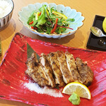 Straw-grilled young chicken set meal