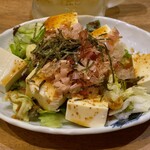 Honetsukitori Karaage Yakitori Ga Burichikin - 豆腐サラダ