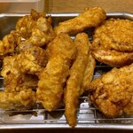 Honetsukitori Karaage Yakitori Ga Burichikin - 砂肝、ササミ、モモ