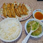 餃子の王将 - 餃子2人前アプリ半額264円+ライス(中)187円+スープ110円