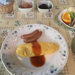 オーベルジュ・ド・バレブランシュ - 朝食のオムレツとフルーツのサラダ　奥のジャムも素晴らしいです