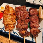 Yakitori Daruma - 左からモツ・タン・カシラ