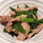 丿貫 - 丿貫(鶏せせりと青葱の黒七味和え)