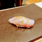鮨 龍次郎 - 白甘鯛の昆布〆