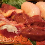 串焼とおでんの飯造 - 丹沢 司滋黒軍鶏(じぐうしゃも)希少部位 炙り4種盛り合わせ