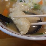 ファミリーらーめんふるさと - すいとんラーメン831円　すいとんです