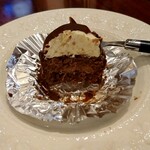 パティスリー オー スガ - たぬきさんケーキの断面