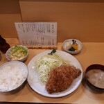 とんかつ燕楽 - ロースカツ定食
