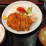 味処こまつや - 秀麗豚のとんかつ定食（￥1380）