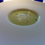 レストラン オルフェ - グリーンアスパラの冷製スープ