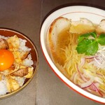 グル グル シロヘビ ヌードル - 