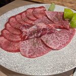 焼肉 六甲園 - 薄切タンと本日希少部位 三種盛(塩)