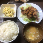 居喰処 光 - 2020/10/21
      本日の日替り 鳥の竜田揚げ 500円
