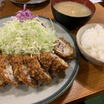 とんかつ大関 - にんにく巻ロースカツ定食 1,850円。