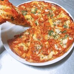 スワズ インド アジアン レストラン＆バー - バターチキンピザ￥650