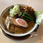 とりきち - トロチャーシューのせ煮干し塩ラーメン