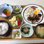 ななっこ - おまかせ定食（グリルチキン）