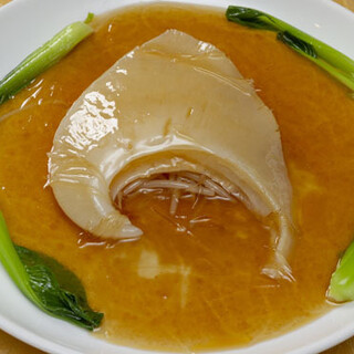 最高級特大尾びれのフカヒレ姿煮込がリーズナブル♪