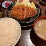 とんかつ檍 - ランチ1200円ご飯炊きたて大盛り100円増し。