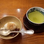 赤坂とゝや魚新 - 和三盆のアイスと煎茶が食後に出ました