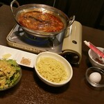 中国酒家　成 - スープを沸き立て、麺投入