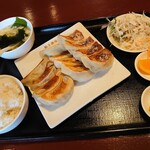 24時間 餃子酒場 - 