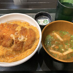 なか卯 - カツ丼と味噌汁