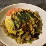 TOMO TOMO - オム焼きそば(800円)