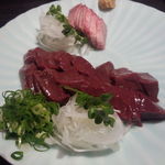 生レバー（850円×２）、タン刺し（1150円×１）