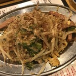 浅草 豚とことん - ゴーヤチャンプル。非常に安定感のある味わいです。